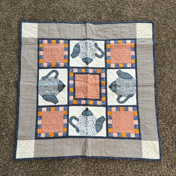 Patchwork Teapot Floral Quilt 31 x 31 - Picture 1 of 11